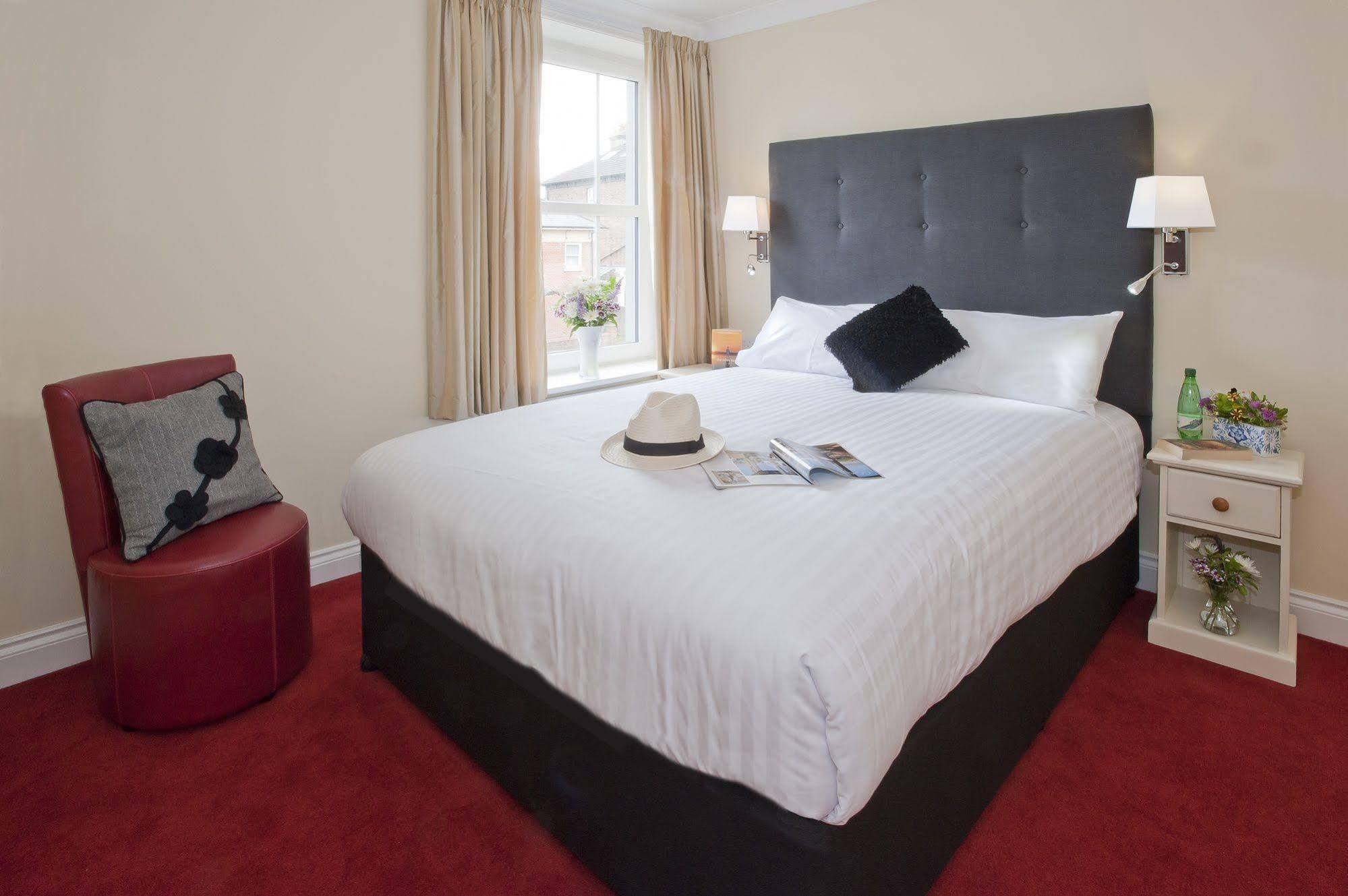 Peartree Serviced Apartments Salisbury Zewnętrze zdjęcie